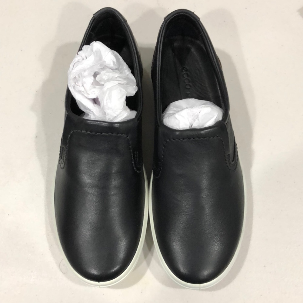 Ecco leather sneaker